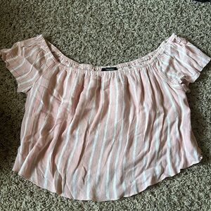 Women’s crop off the shoulder shirt